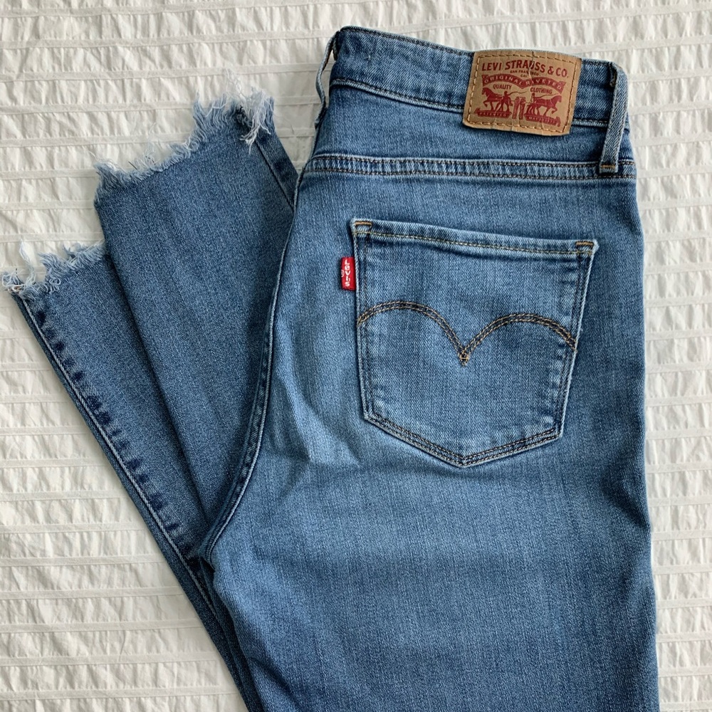 Levi’s 721 High Rise Skinny Ankle Jean